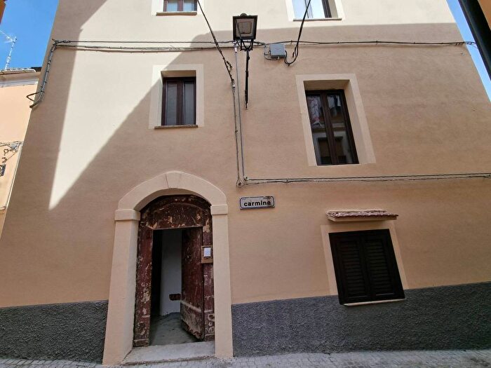 Appartamento trilocale in vendita in Vico Storto Carmine, Centro Storico, Catanzaro
