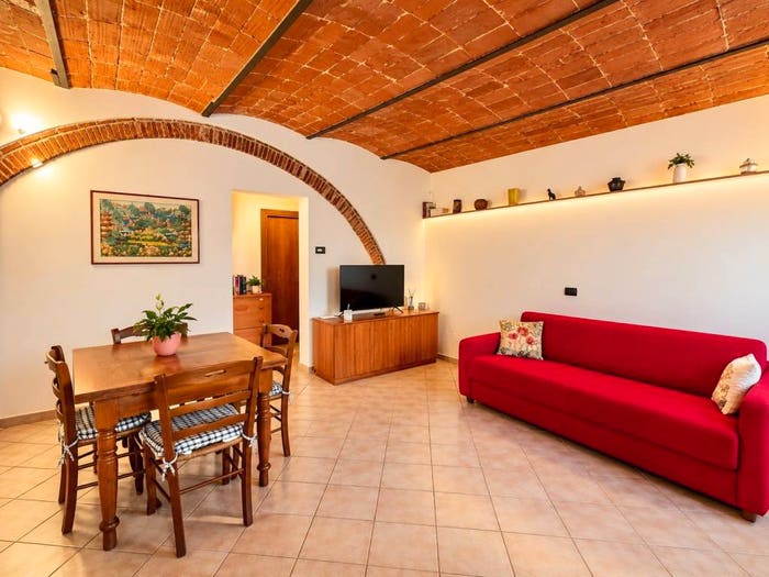 Appartamento trilocale in vendita in Via Grazia Deledda, Comeana, Carmignano