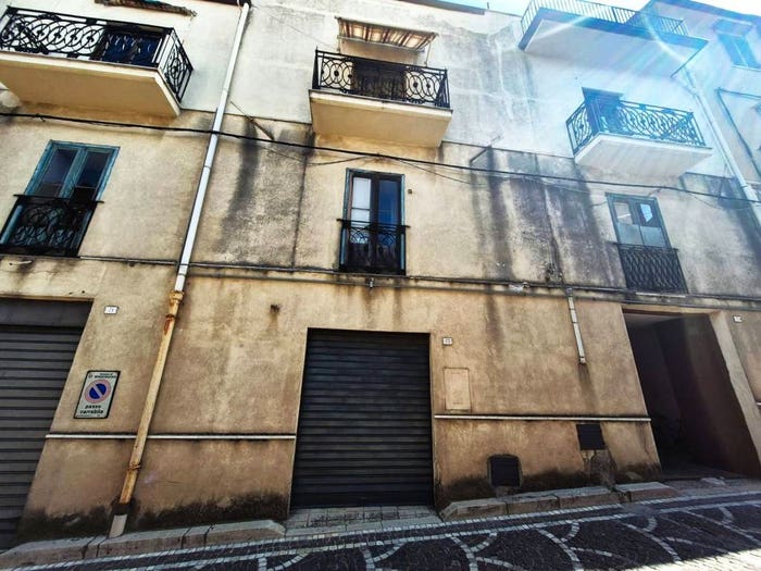 Appartamento con 5 locali in vendita in Via Roma, Bisacquino