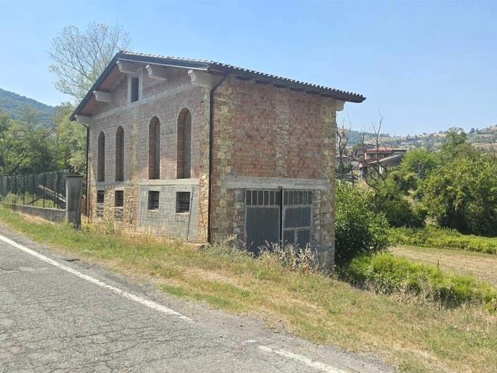 Casa quadrilocale in vendita in Vernasca