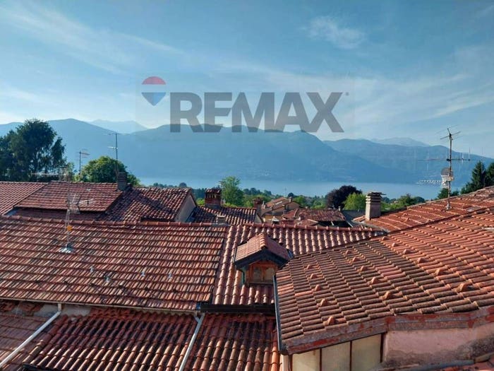Casa con 6 locali in vendita in Castello, Castelveccana
