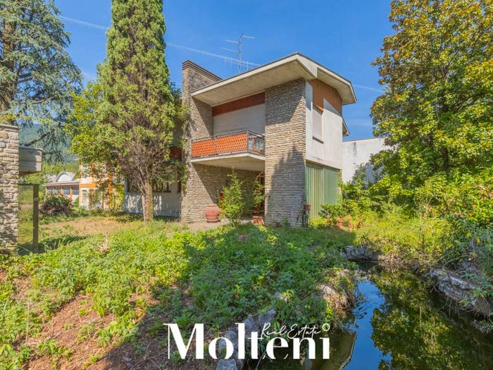 Casa con 6 locali in vendita in via Fiume Brembo, Vercurago