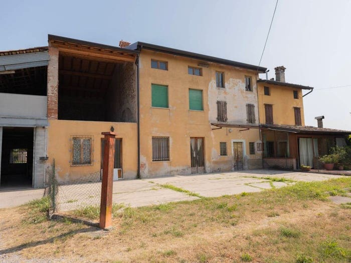 Casa con 6 locali in vendita in Via Tesoli, Calvisano