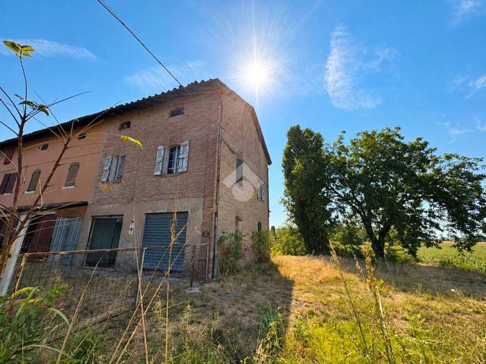 Casa con 6 locali in vendita in Via A Gramsci, Centro, Sala Bolognese