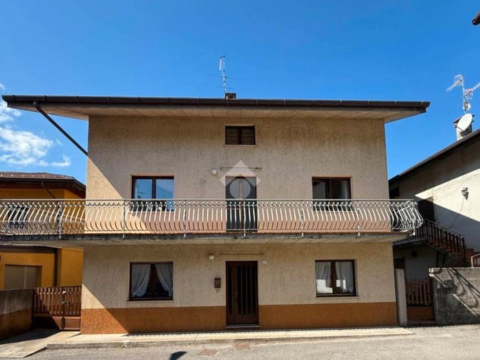 Casa con 5 locali in vendita in Via Giosuè Carducci, Centro, Villa Santina