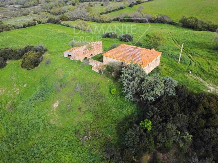 Casa con 6 locali in vendita in Centro, Roccalbegna