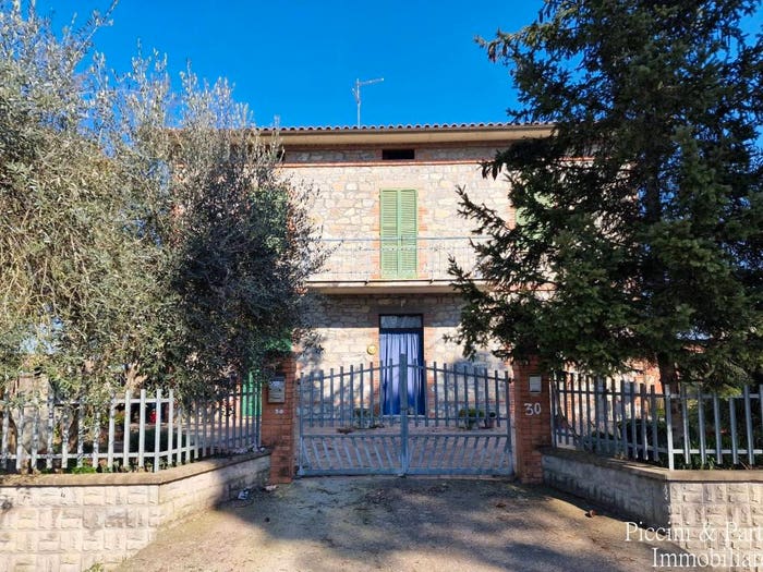 Casa con 6 locali in vendita in Via Anguillara, Panicarola, Castiglione del Lago