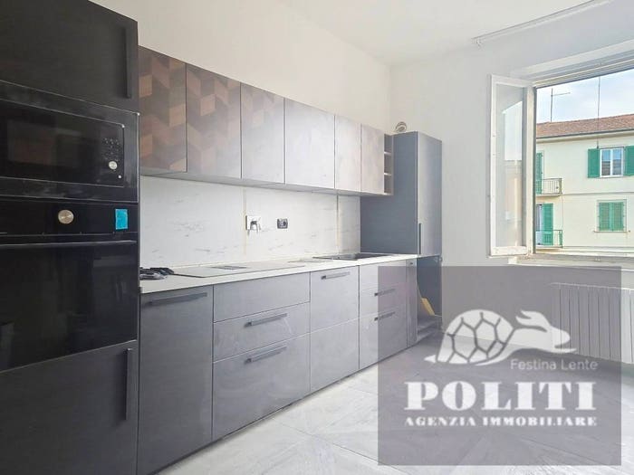 Appartamento quadrilocale in vendita in Via Lorenzo Bartolini, San Rocco Lungarno, Empoli
