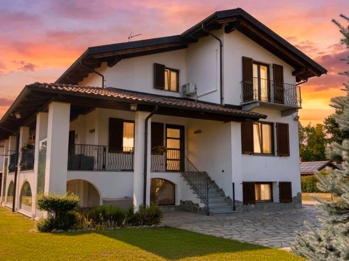 Casa con 6 locali in vendita in via per castelletto cervo, Cossato
