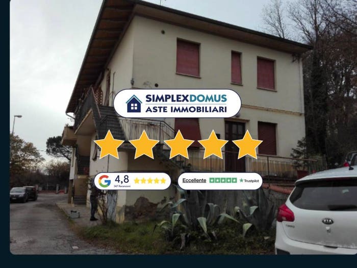 Appartamento quadrilocale in vendita in Via San Salvatore, Centro, Bucine