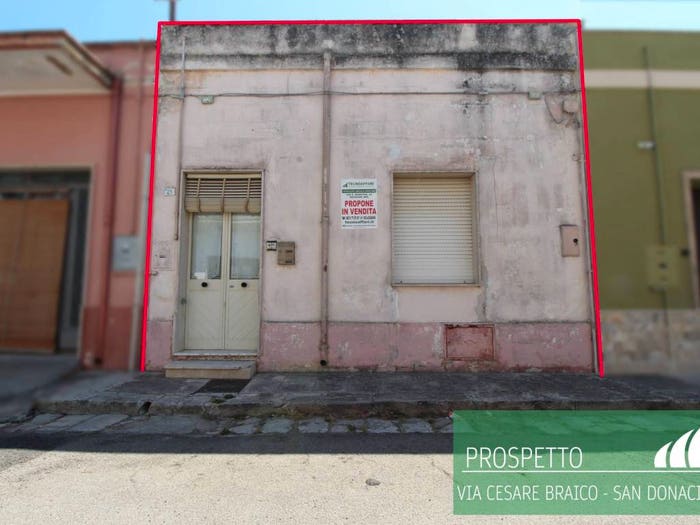 Casa trilocale in vendita in Via Cesare Braico, San Donaci