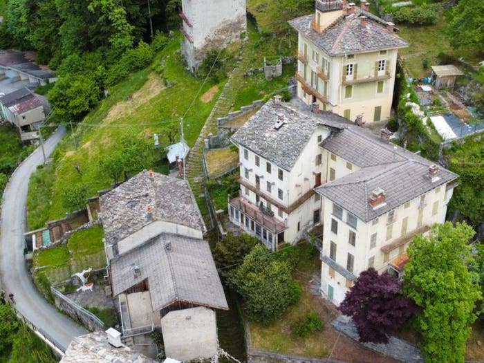 Casa con 6 locali in vendita in Via Federico Rosazza, Rosazza