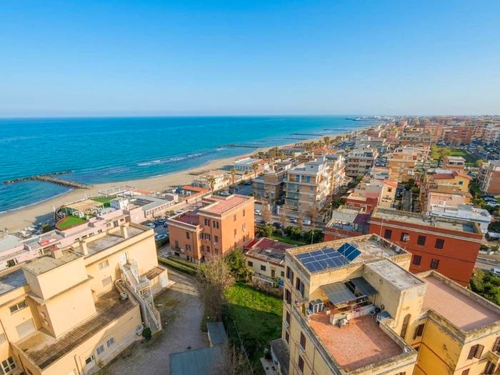 Appartamento trilocale in vendita in Via delle Nereidi, Ostia Ponente, Roma