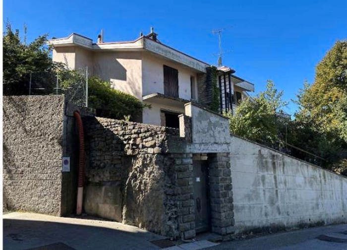 Casa con 6 locali in vendita in Via Giardini Monzuno BO Italia, Centro, Monzuno