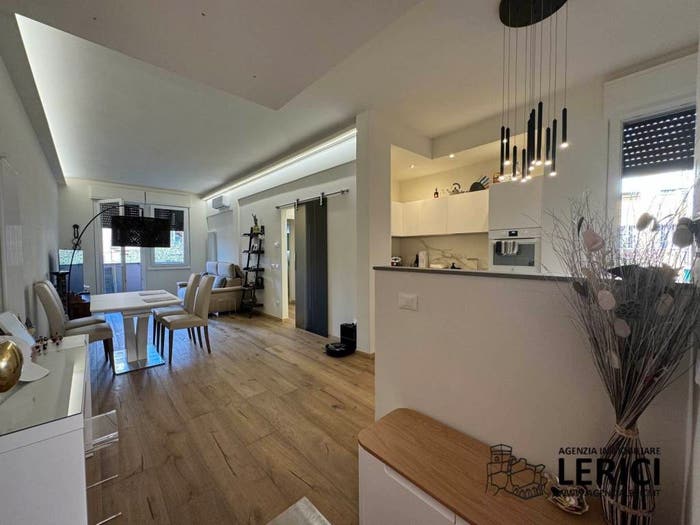Appartamento con 6 locali in vendita in via della Repubblica, Lerici Paese, Lerici