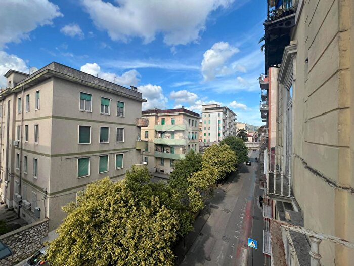 Appartamento con 5 locali in vendita in Via Giuseppe Verdi, Caserta