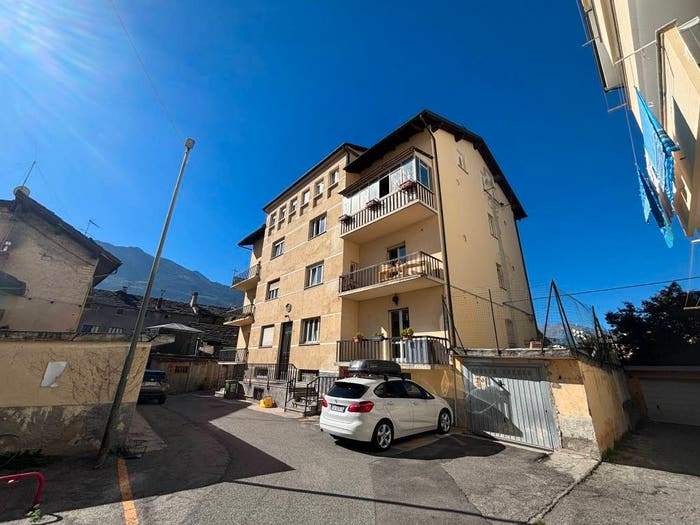 Appartamento quadrilocale in vendita in Via Abbé JosephMarie Henry, Centro, Aosta