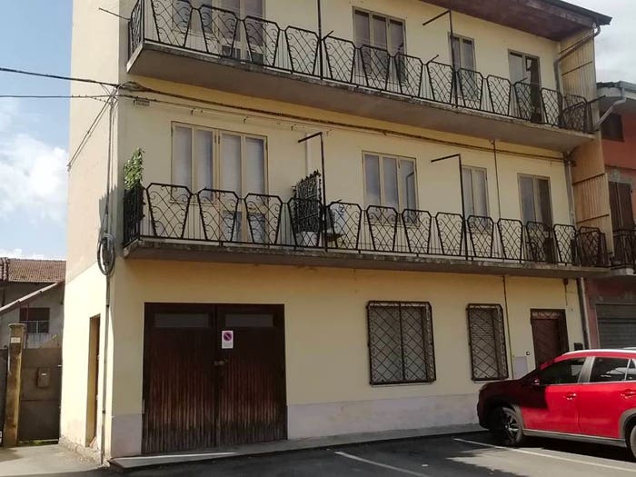 Casa quadrilocale in vendita in Piazza Martiri della Libertà, Lusigliè