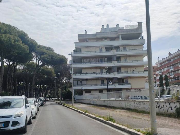 Appartamento trilocale in vendita in Via Isole Salomone, Ostia Ponente, Roma