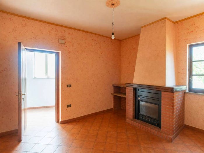 Appartamento con 6 locali in vendita in Via Carretiello, Roccadaspide