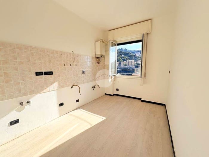 Appartamento trilocale in vendita in Via Posalunga, Borgoratti, Genova