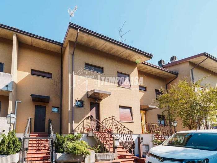 Casa quadrilocale in vendita in Via Fosse Ardeatine, Centro, Noceto