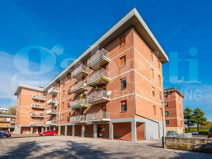 Appartamento con 5 locali in vendita in Centro, Maranello