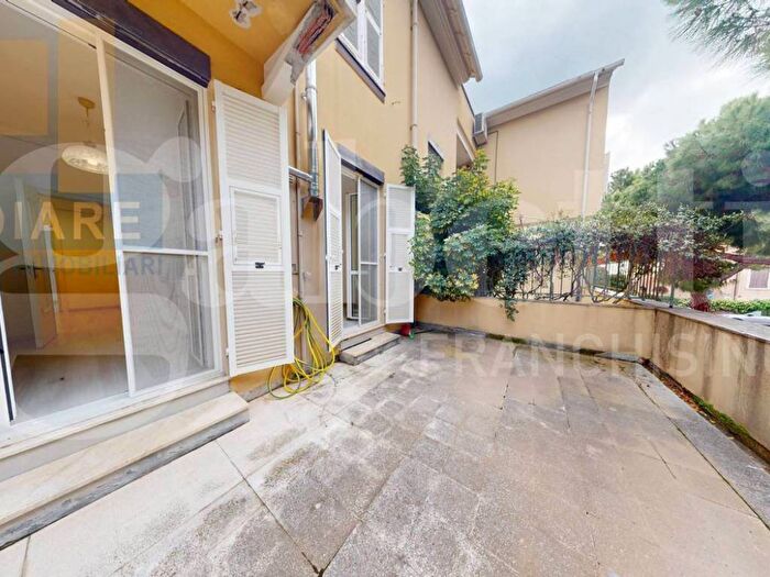 Appartamento quadrilocale in vendita in via delle Peschiere, Centro, Loano