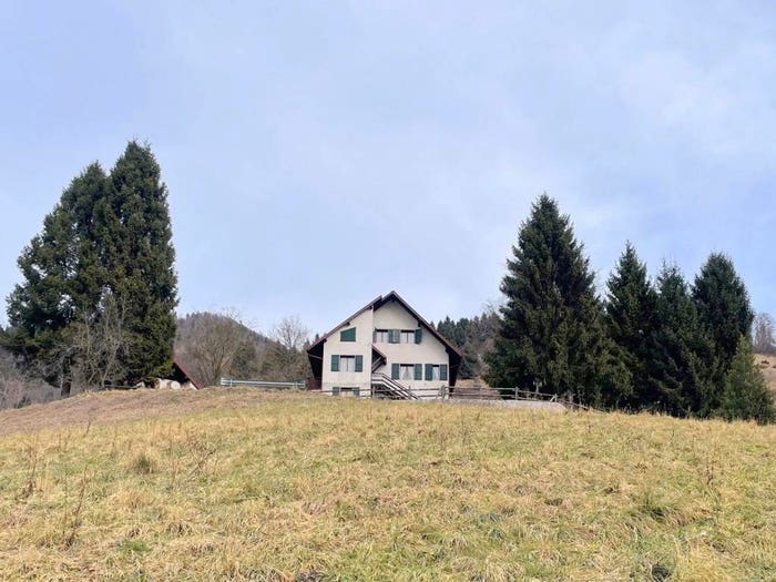 Casa con 6 locali in vendita in Via Valcapra, Foza