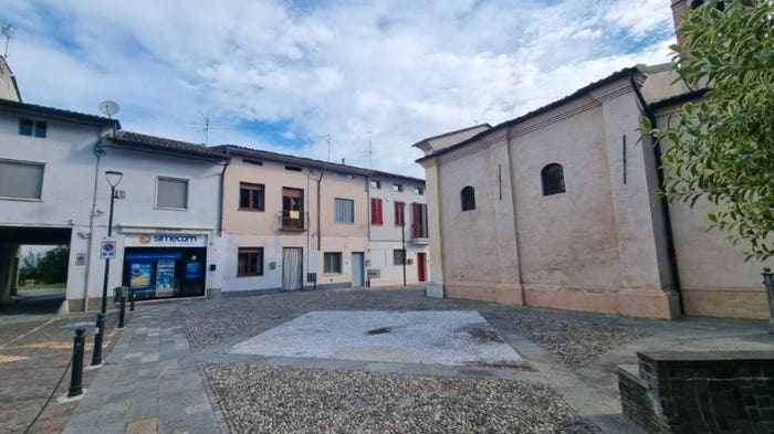 Casa trilocale in vendita in Piazza Novembre, Centro, Sergnano