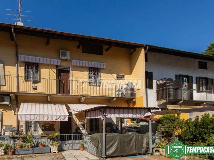 Appartamento trilocale in vendita in Via Rovereto, Santissimi Apostoli, Busto Arsizio