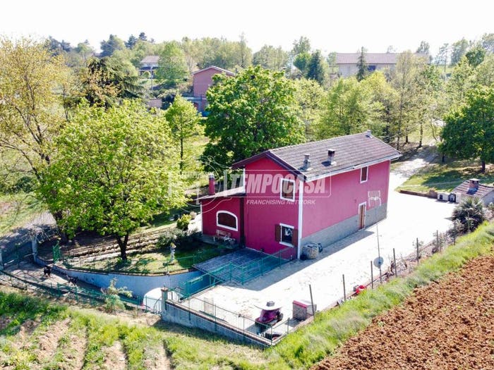 Casa con 6 locali in vendita in Via Mobbio, Rocca Grimalda