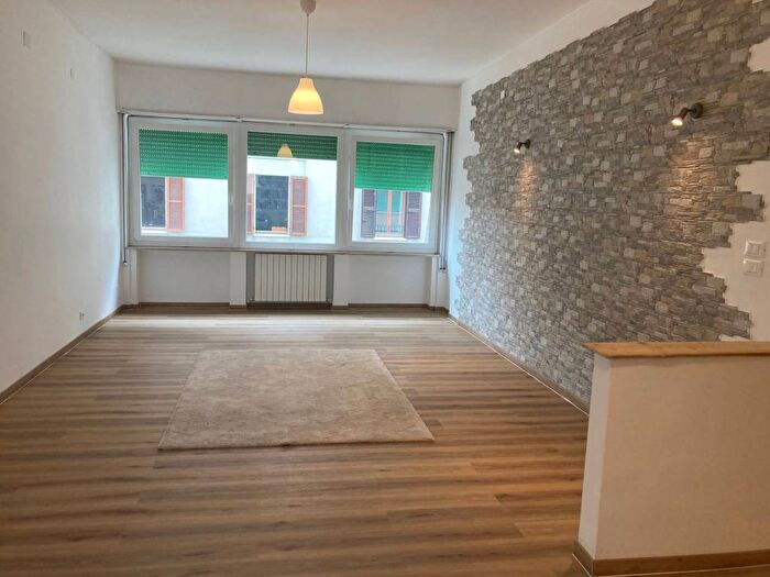 Appartamento con 6 locali in vendita in Cavour, Ancona