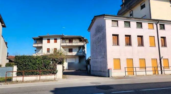 Appartamento con 5 locali in vendita in Strada del Pasubio, Maddalene, Vicenza