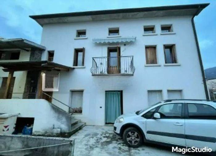 Casa trilocale in vendita in Viale Italia, Centro, Segusino