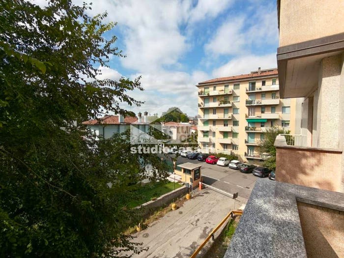Appartamento trilocale in vendita in Via Matilde Di Canossa, Semicentro, Crema