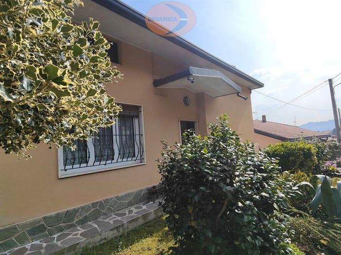 Casa con 5 locali in vendita in Via Italia, Centro, Airuno