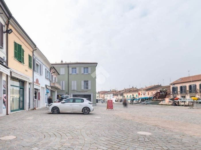 Appartamento quadrilocale in vendita in Piazza Ciceruacchio, Porto Canale di Levante, Cesenatico