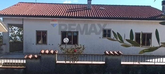 Casa con 6 locali in vendita in Orsogna