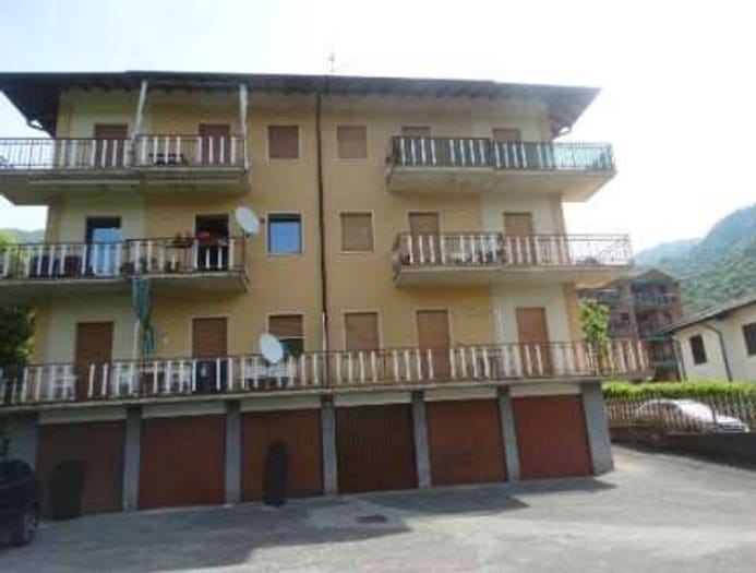 Appartamento trilocale in vendita in via Giacomo Puccini, Moggio