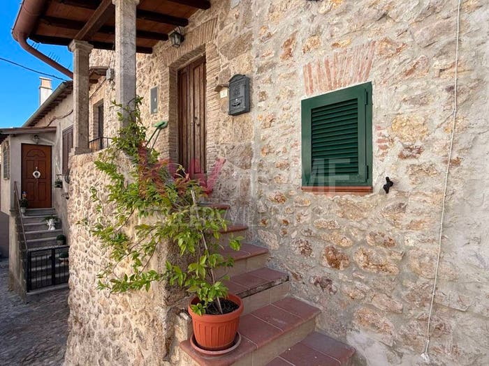 Appartamento bilocale in vendita in Via del Fico, Centro, Tolfa