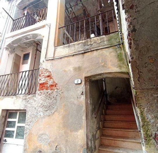 Casa con 6 locali in vendita in Via San Filiberto, Altare