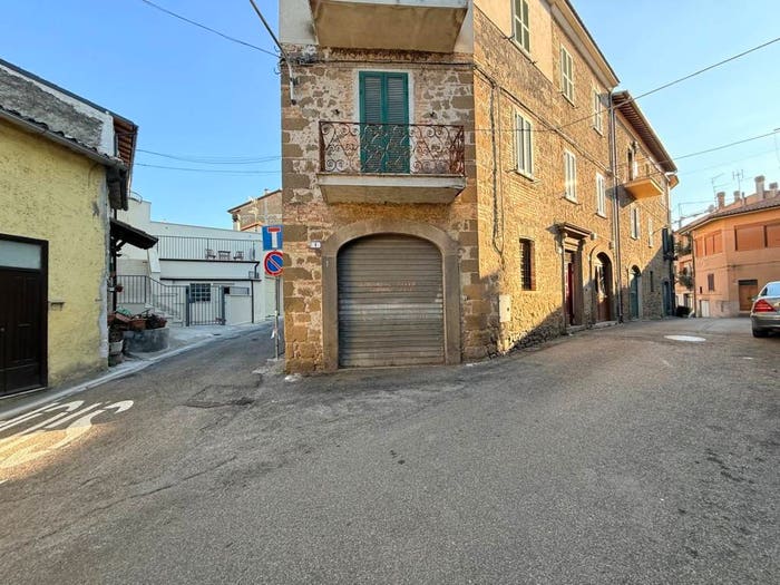 Appartamento quadrilocale in vendita in Via San Rocco, Marta