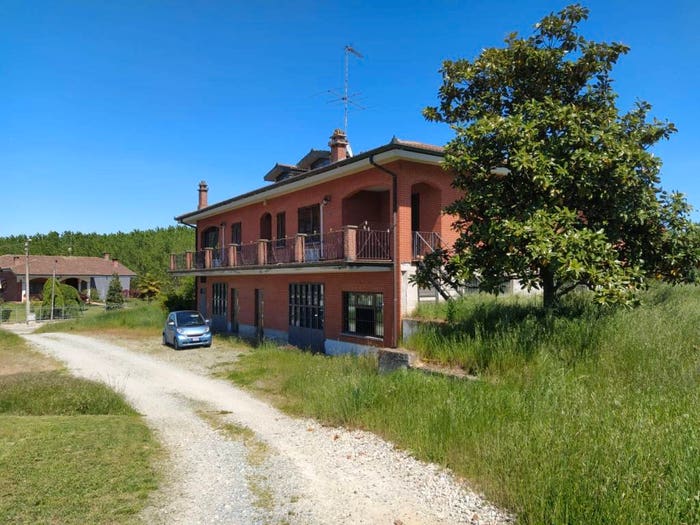 Casa con 5 locali in vendita in Via Sant'Emiliano, Centro, Rocchetta Tanaro
