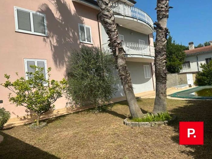 Casa con 6 locali in vendita in via Francesco II di Borbone, San Leucio Briano, Caserta