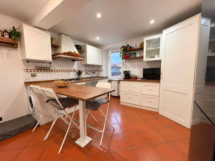 Casa quadrilocale in vendita in Via Aldo Pucciarelli, Avenza, Carrara