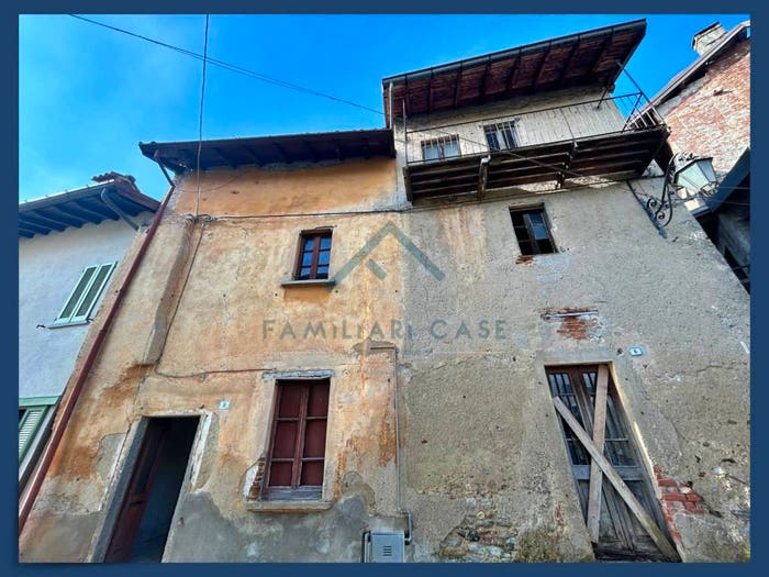 Casa con 5 locali in vendita in Via Monte Grappa, Cazzago Brabbia