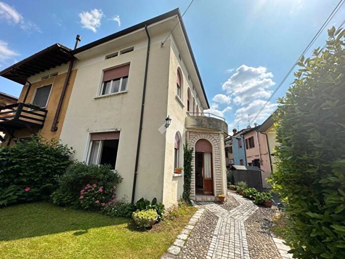 Casa trilocale in vendita in Via Domenico Coccoli, Mompiano Costalunga, Brescia