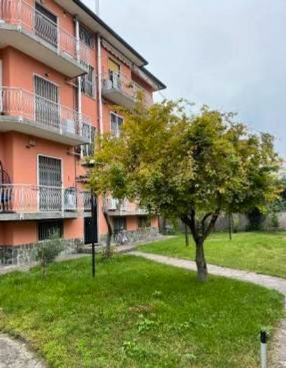 Appartamento trilocale in vendita in Via Privata Nerviano, Pogliano Milanese