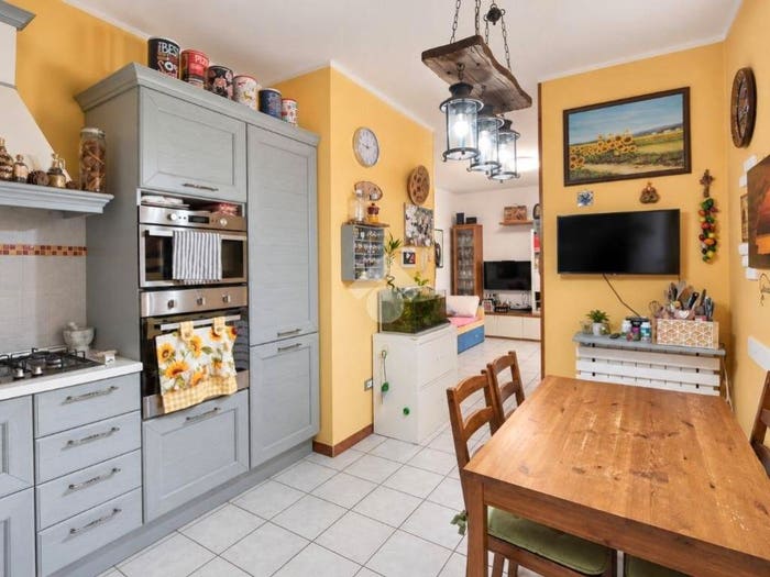 Appartamento quadrilocale in vendita in Via BGenovesi sud, Centro, Cascina